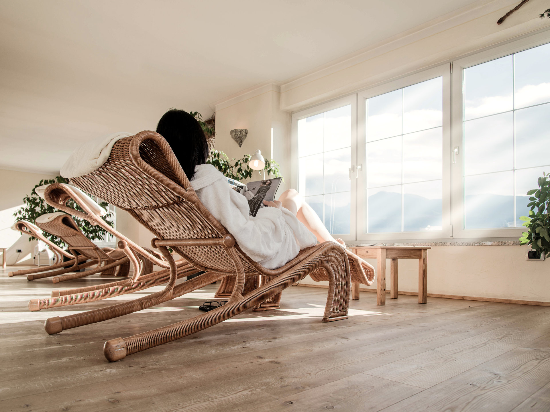 panorama relaxiation room Apartment & Wellness Winker Pfalzen