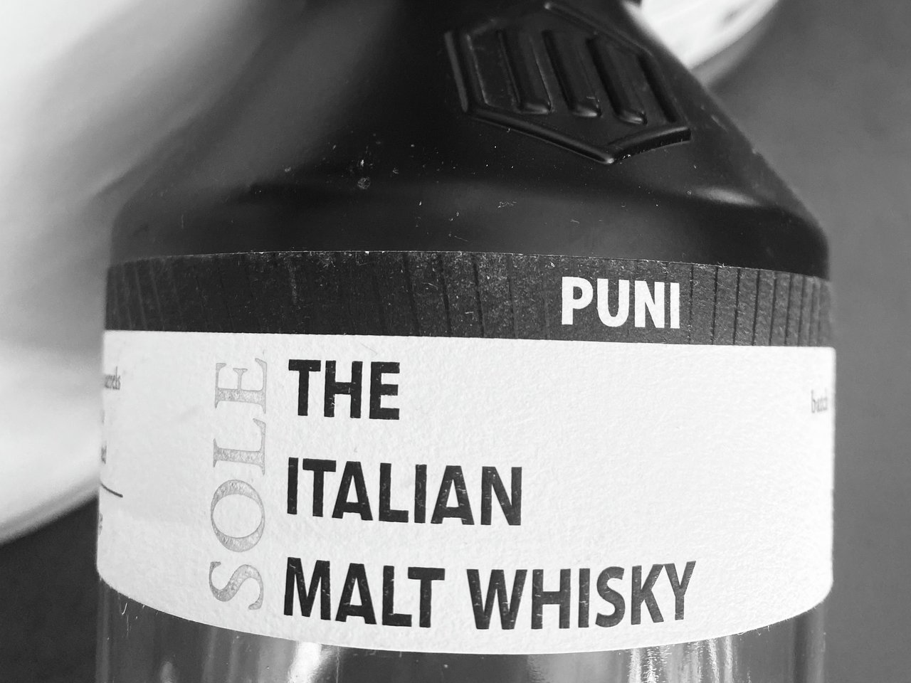 Die Brennerei ist die erste und bisher einzige Whisky Destillerie Italiens  ist die Firma Puni Mals.