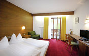Double room with balcony (three beds)
