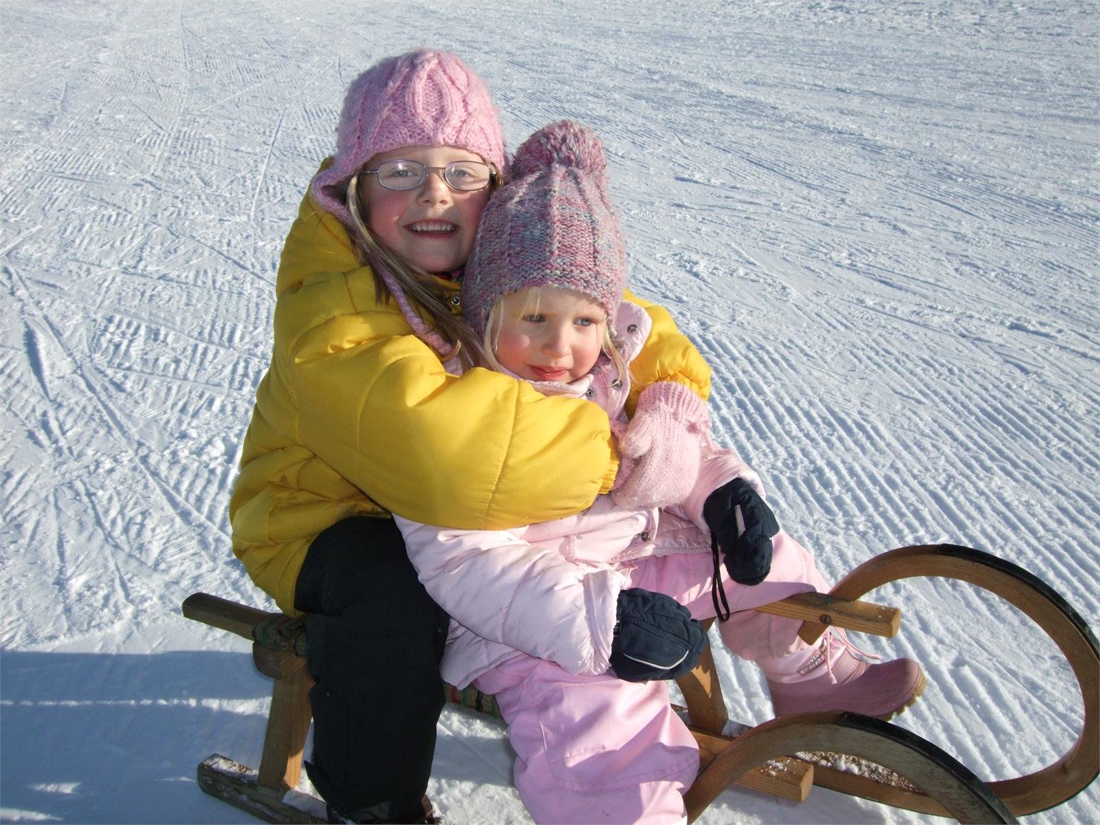 Slittare Bambini neve pista inverno Residence Bannwald appartamenti