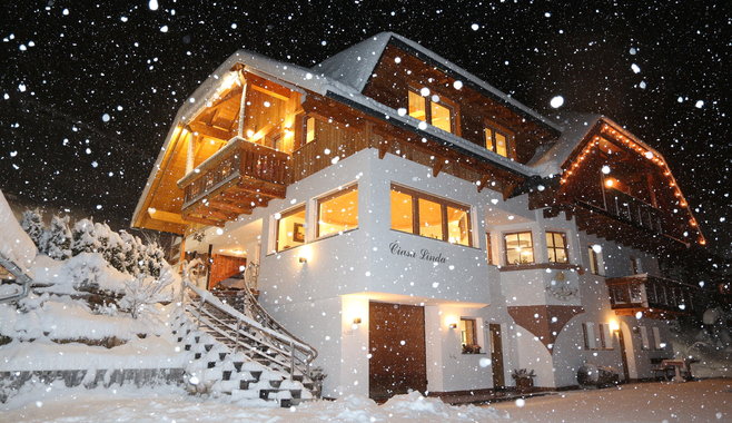 Apartments Ciasa Linda - Ciasa Linda in winter